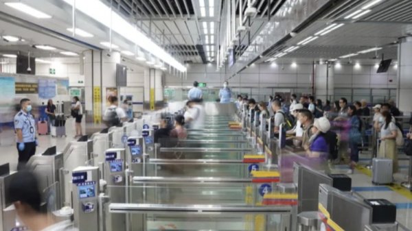 场外股票配资 珠海口岸单日出入境客流量创历史新高